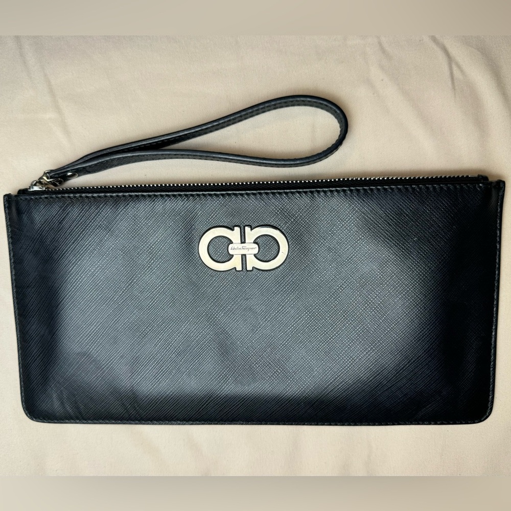 AUTHENTIC Salvatore Ferragamo Women Black Saffiano Leather Wristlet Wallet